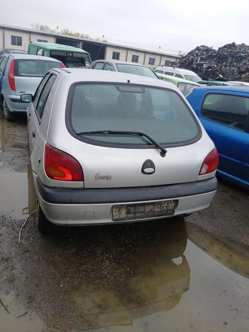 Ford Fiesta, снимка 2 - Автомобили и джипове - 52365780