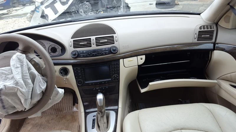 Mercedes-Benz E 270 E220CDI АВТОМАТИК, снимка 12 - Автомобили и джипове - 23067140