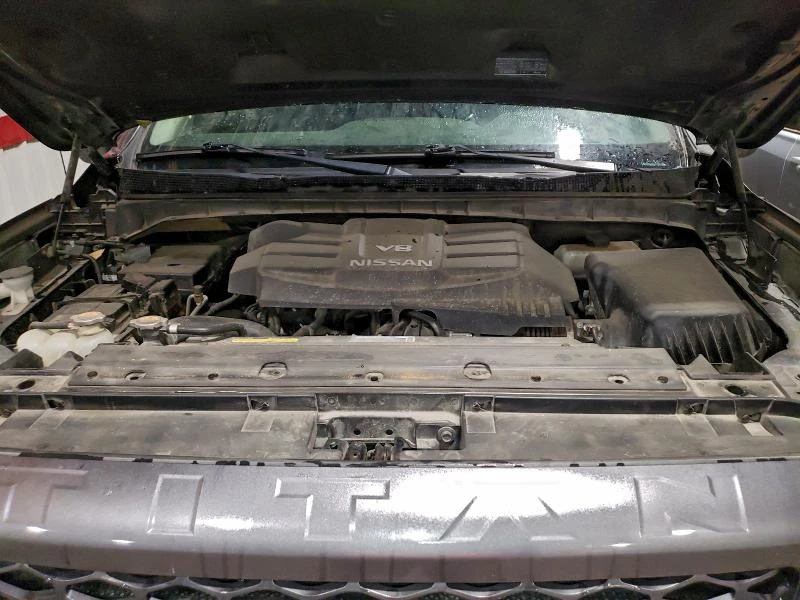 Nissan Teana 5.6L 8 4x4 w/Rear Wheel Drv, снимка 4 - Автомобили и джипове - 53110711