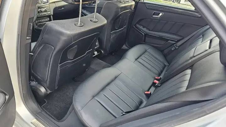 Mercedes-Benz E 55 БЕЗ ИНЦ * ОБДУХВАНЕ * ПАНОРАМА * РЕАЛНИ КМ, снимка 11 - Автомобили и джипове - 54998276