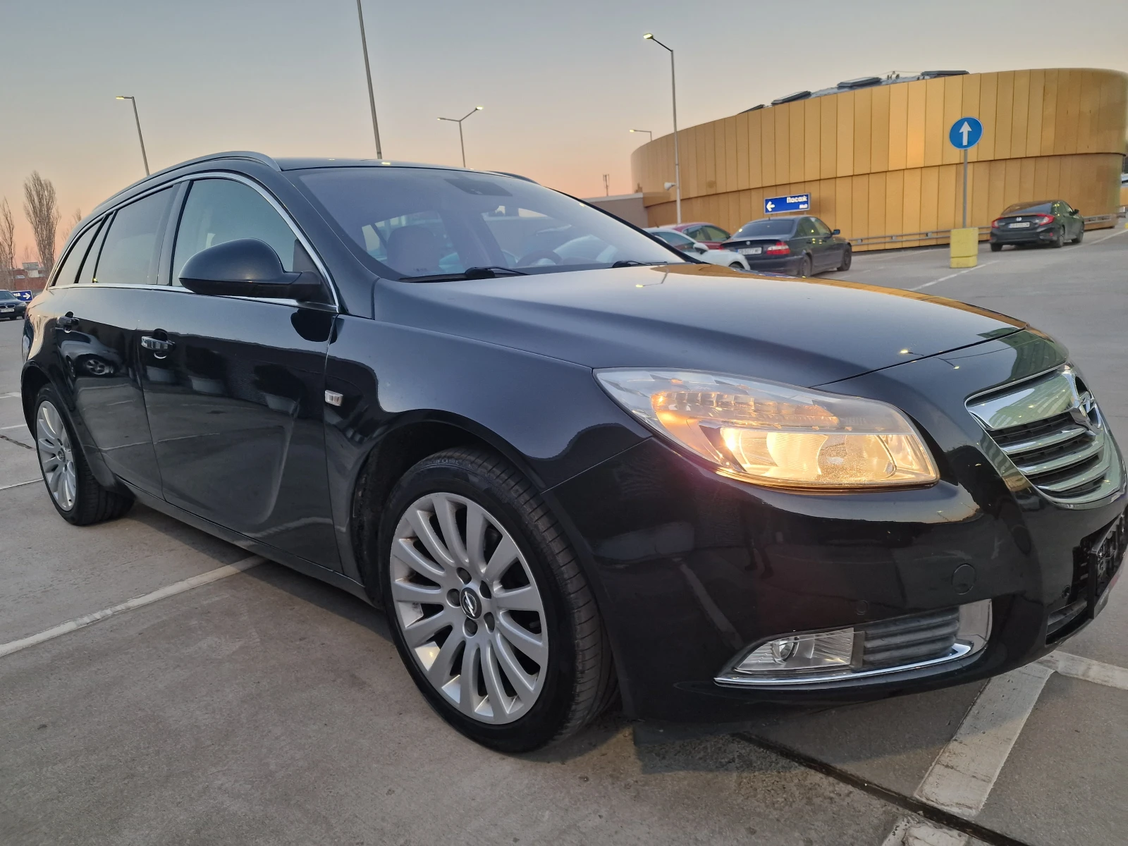 Opel Insignia 2.0 CDTI-COSMO-Sports Tourer-Automatic - изображение 3