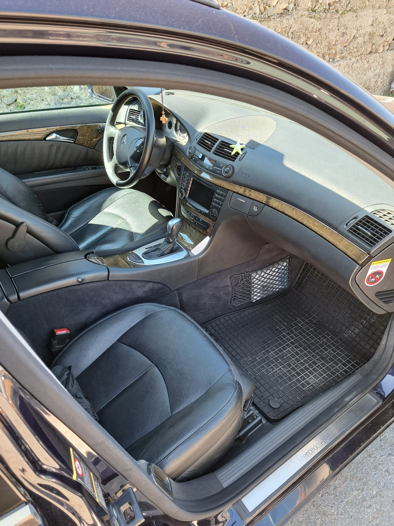 Mercedes-Benz E 320  - изображение 8