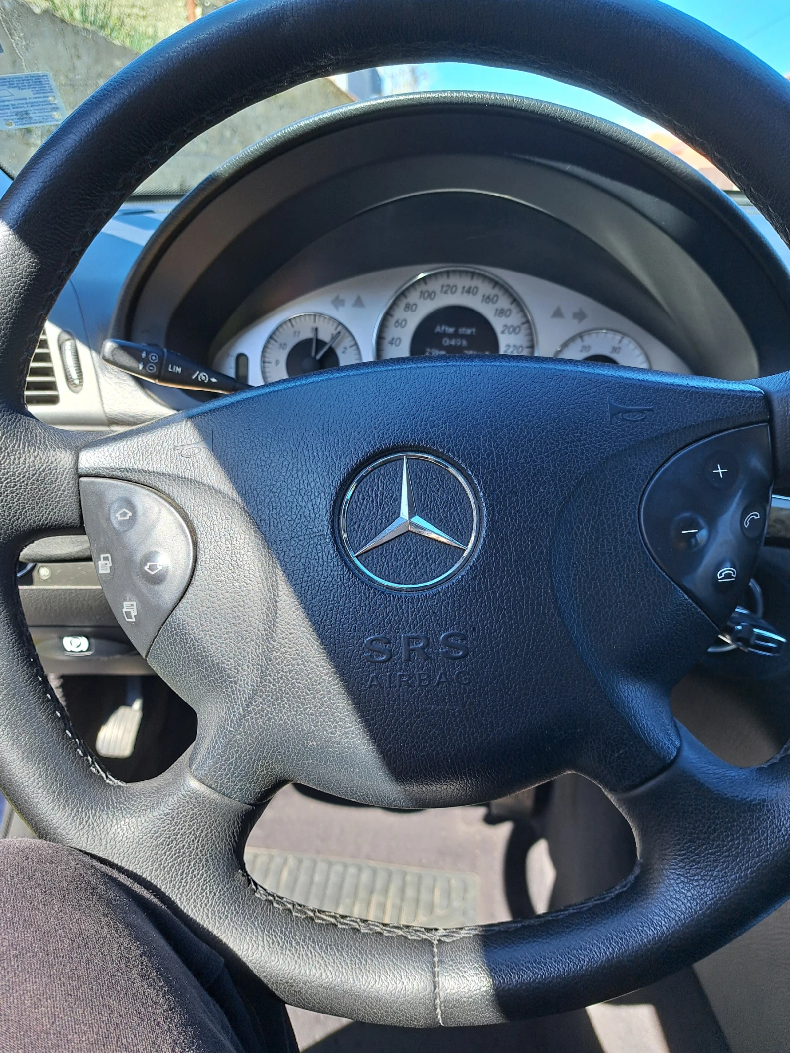 Mercedes-Benz E 320  - изображение 6