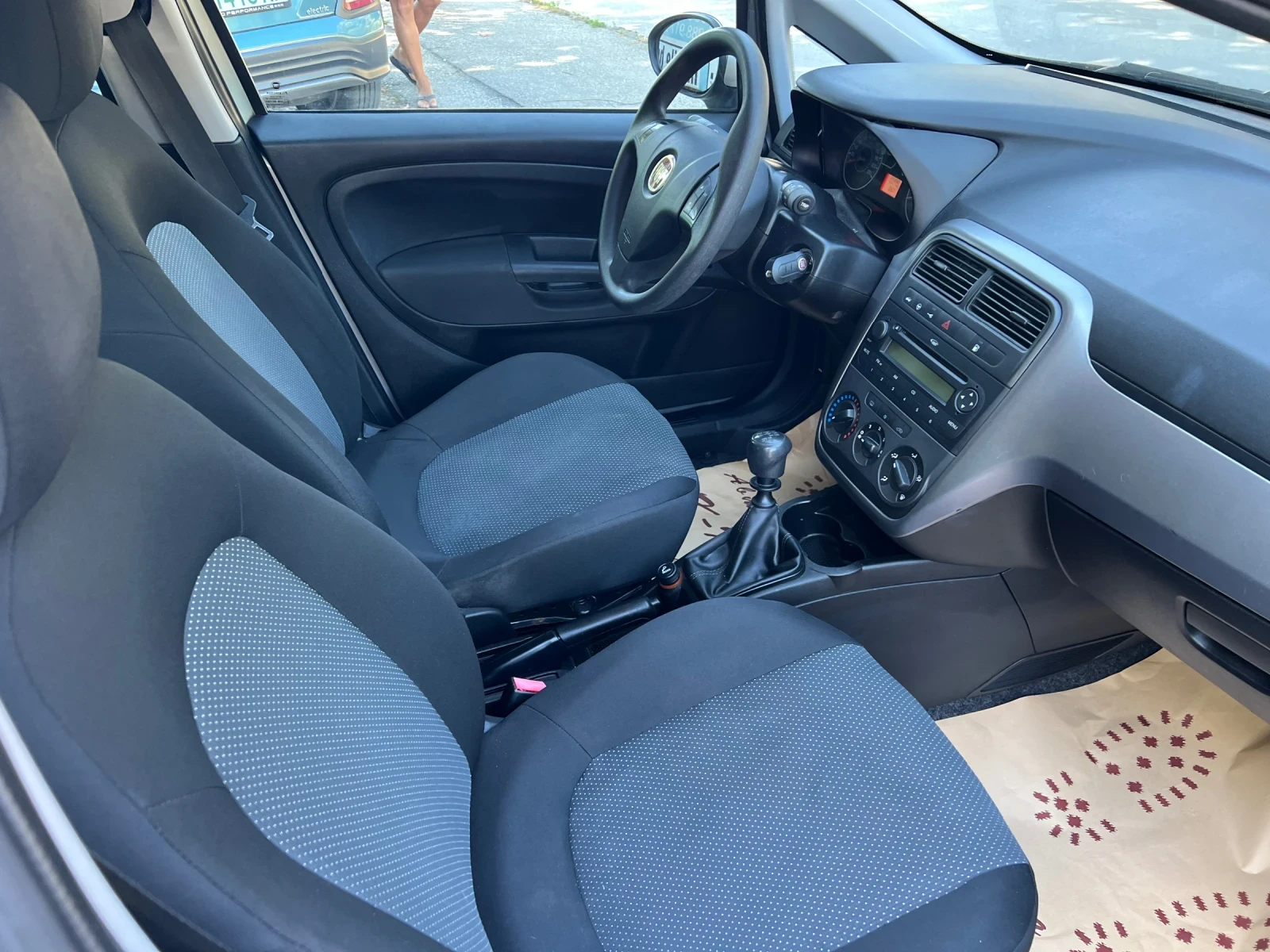 Fiat Punto 1, 4, АГУ - изображение 5