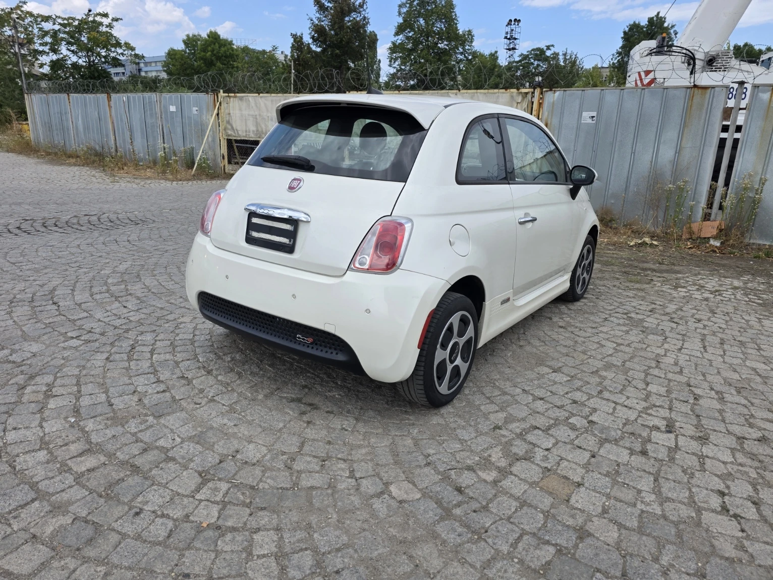 Fiat 500 E - изображение 6