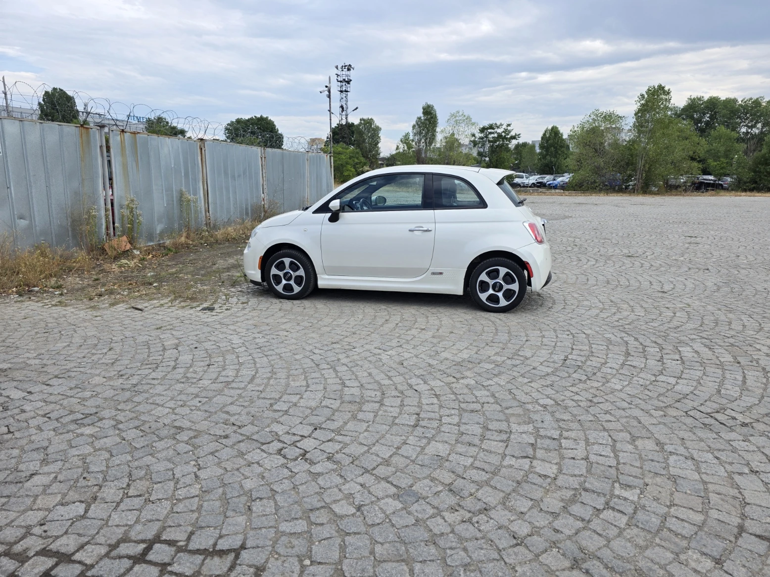 Fiat 500 E - изображение 3