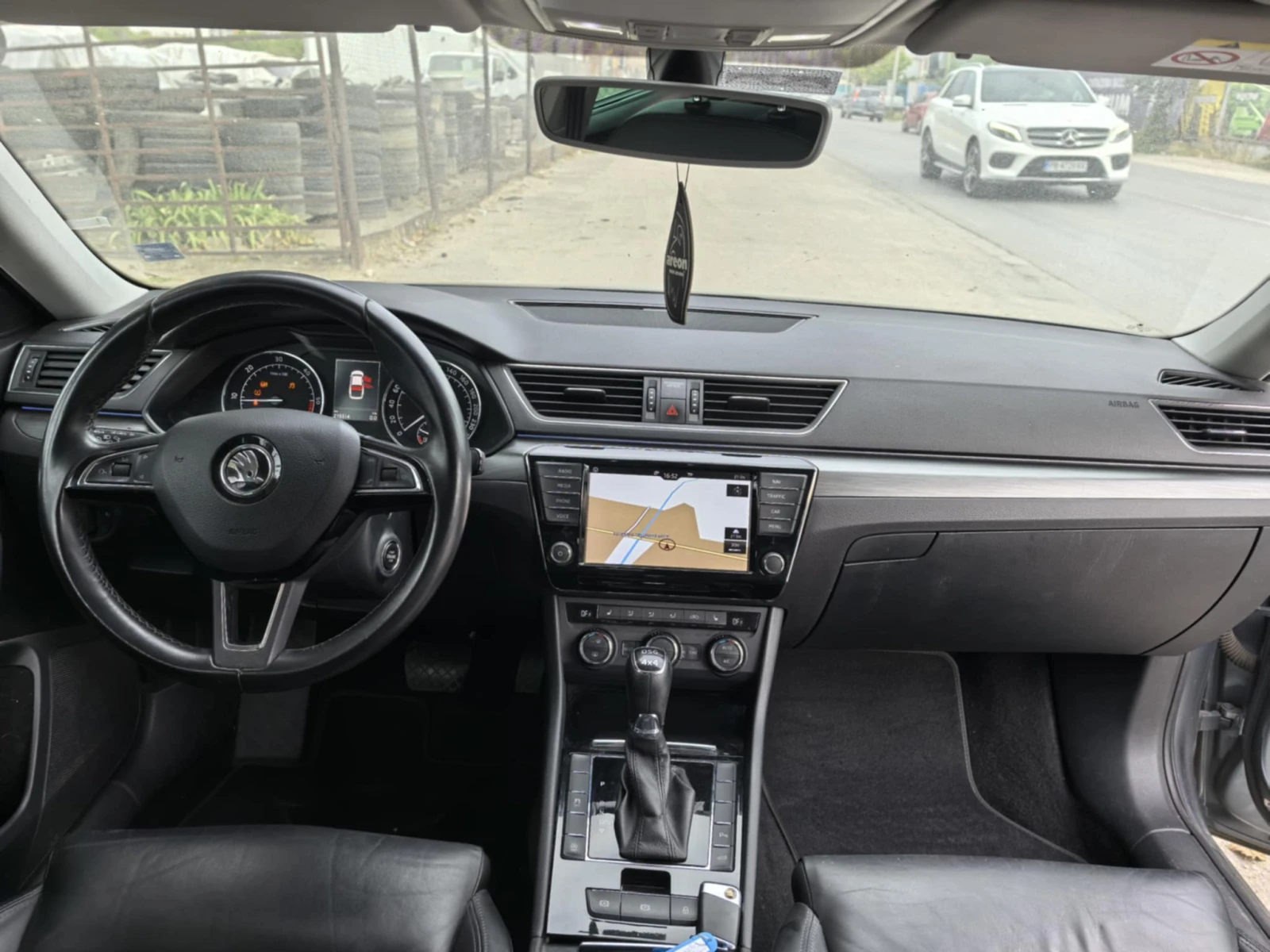 Skoda Superb 2.0tdi - изображение 9