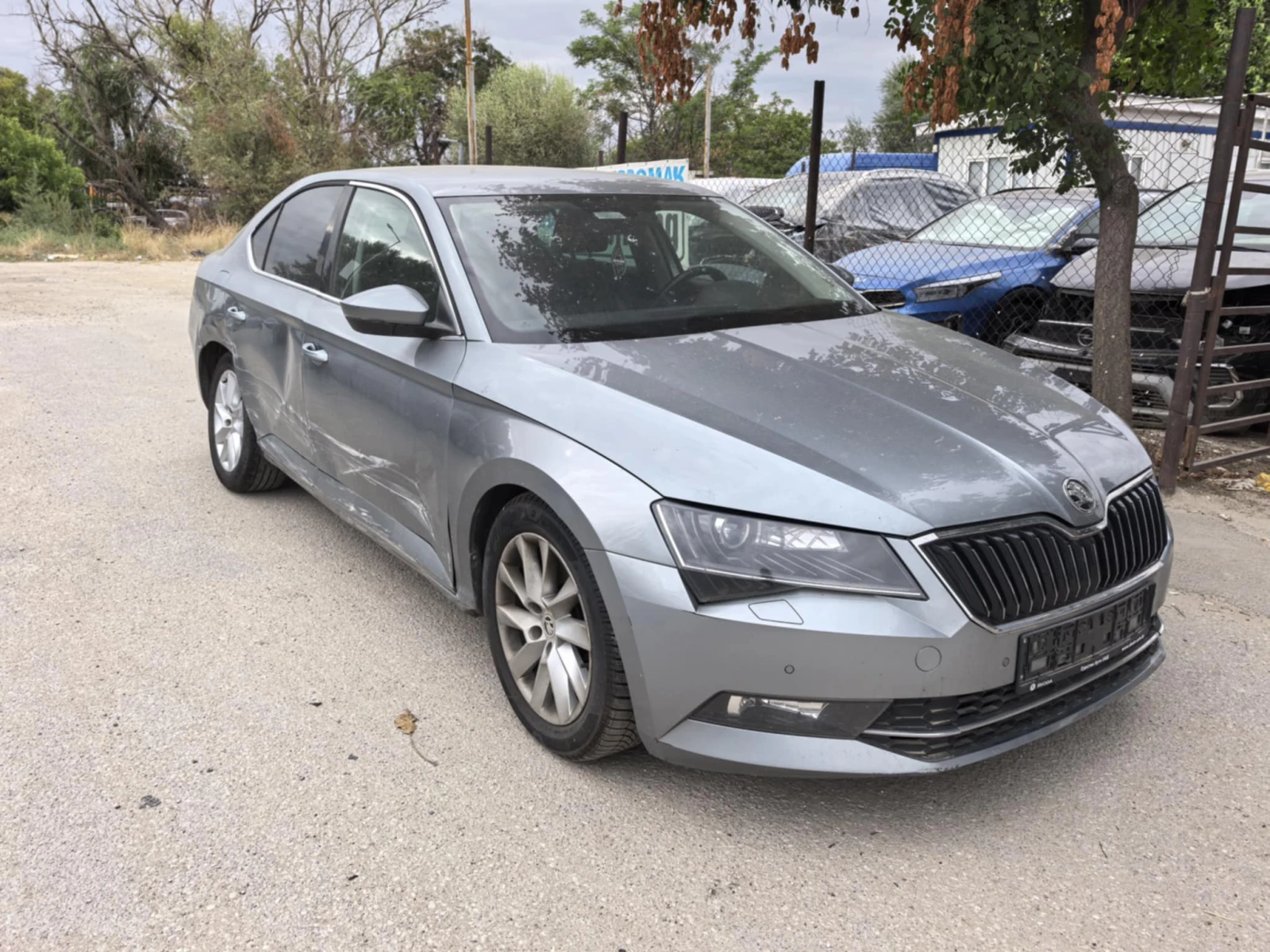 Skoda Superb 2.0tdi - изображение 3