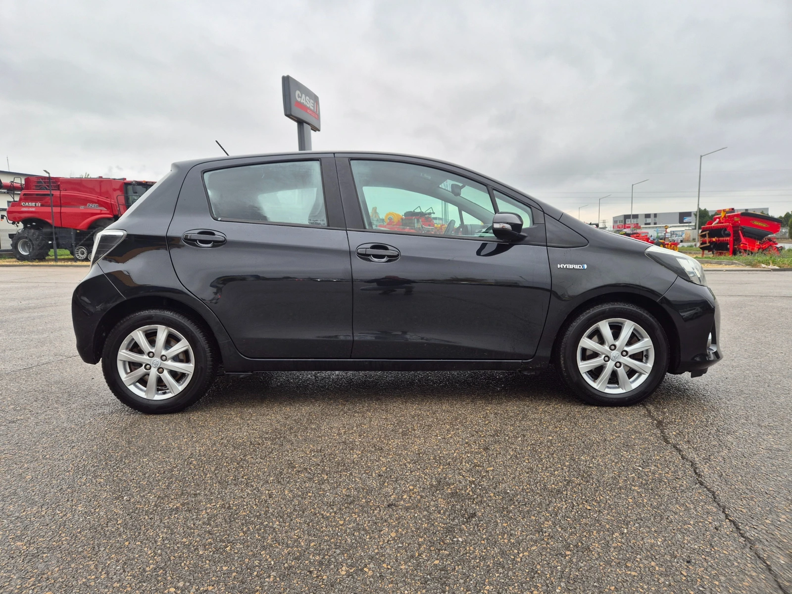 Toyota Yaris 1.5 HYBRID navi Avtomat  - изображение 4