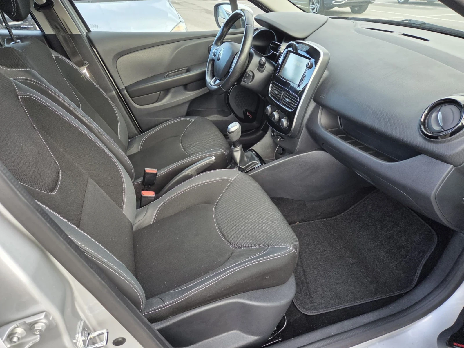 Renault Clio 1.5 dci EURO 6 - изображение 9