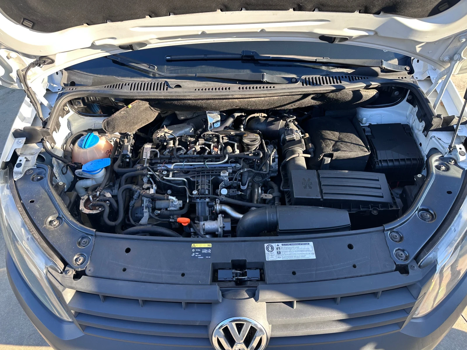 VW Caddy 1.6TDi - изображение 7