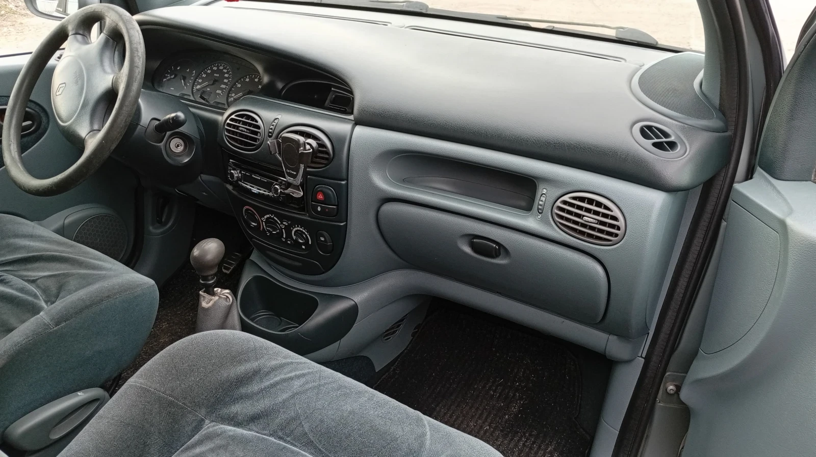 Renault Scenic Хечбек , снимка 4 - Автомобили и джипове - 53757827