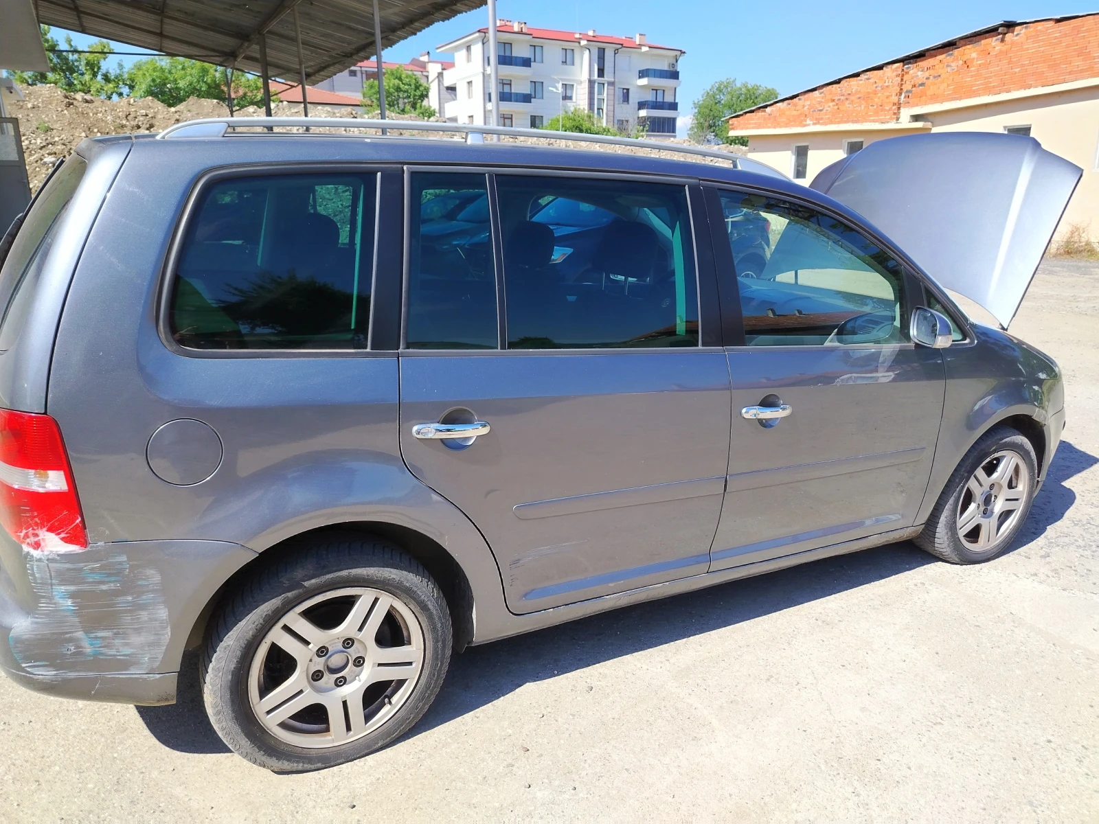 VW Touran, снимка 9 - Автомобили и джипове - 55142670