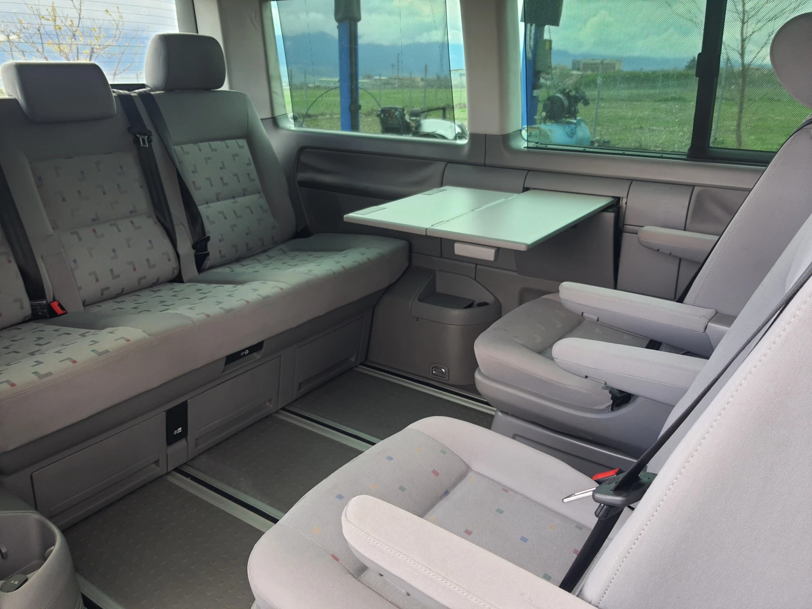 VW Multivan 1.9TDI-NAVI, снимка 11 - Автомобили и джипове - 54083051