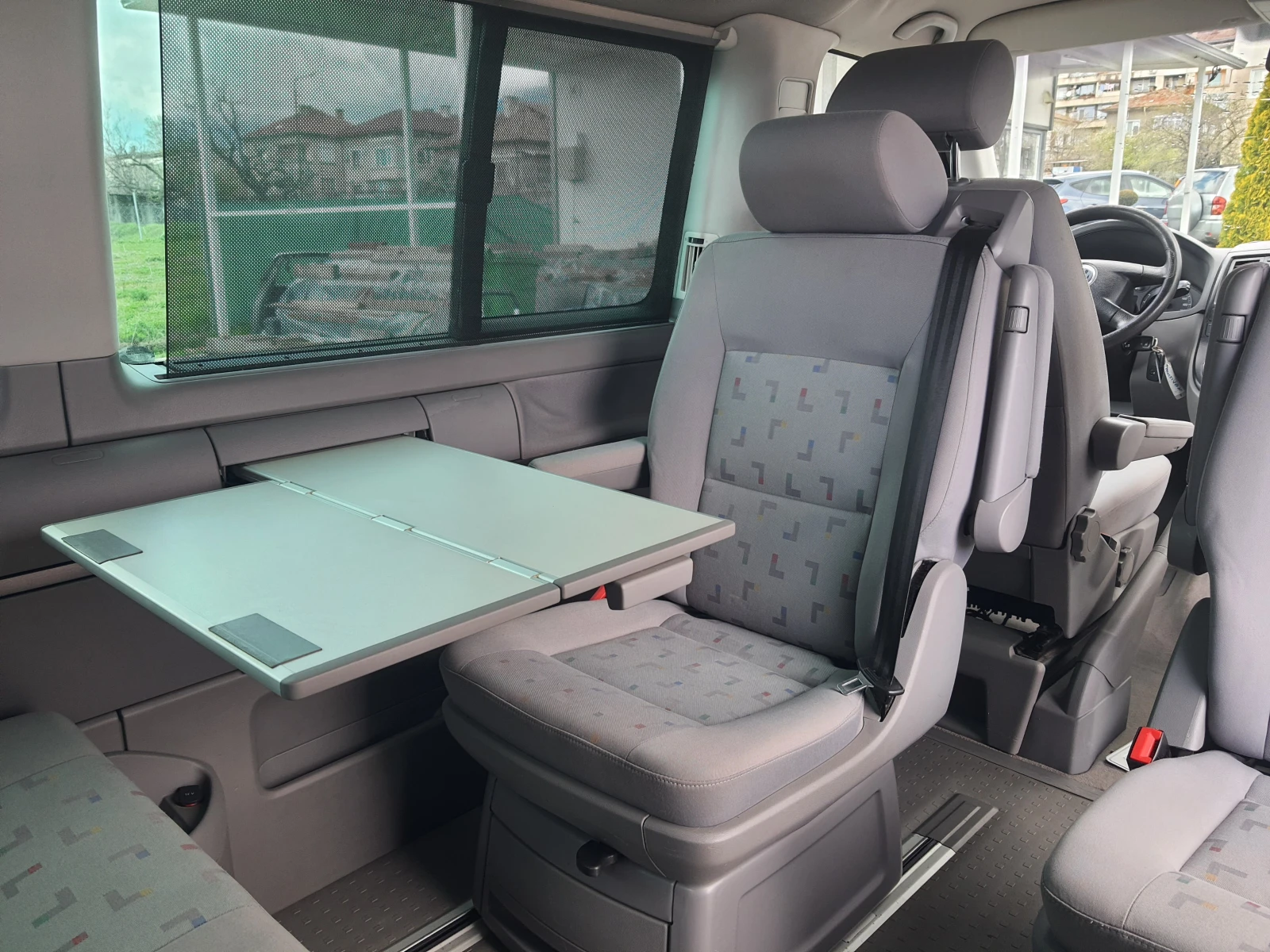 VW Multivan 1.9TDI-NAVI, снимка 13 - Автомобили и джипове - 54083051