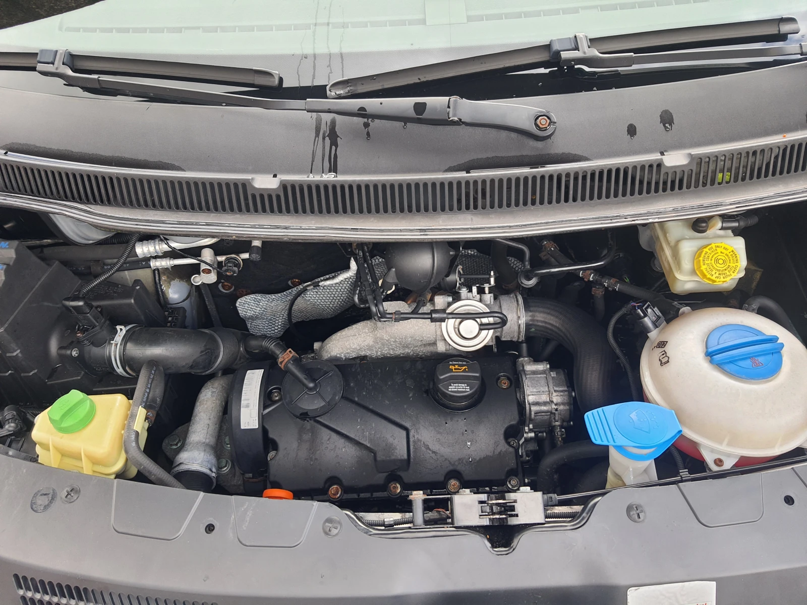 VW Multivan 1.9TDI-NAVI, снимка 16 - Автомобили и джипове - 54083051