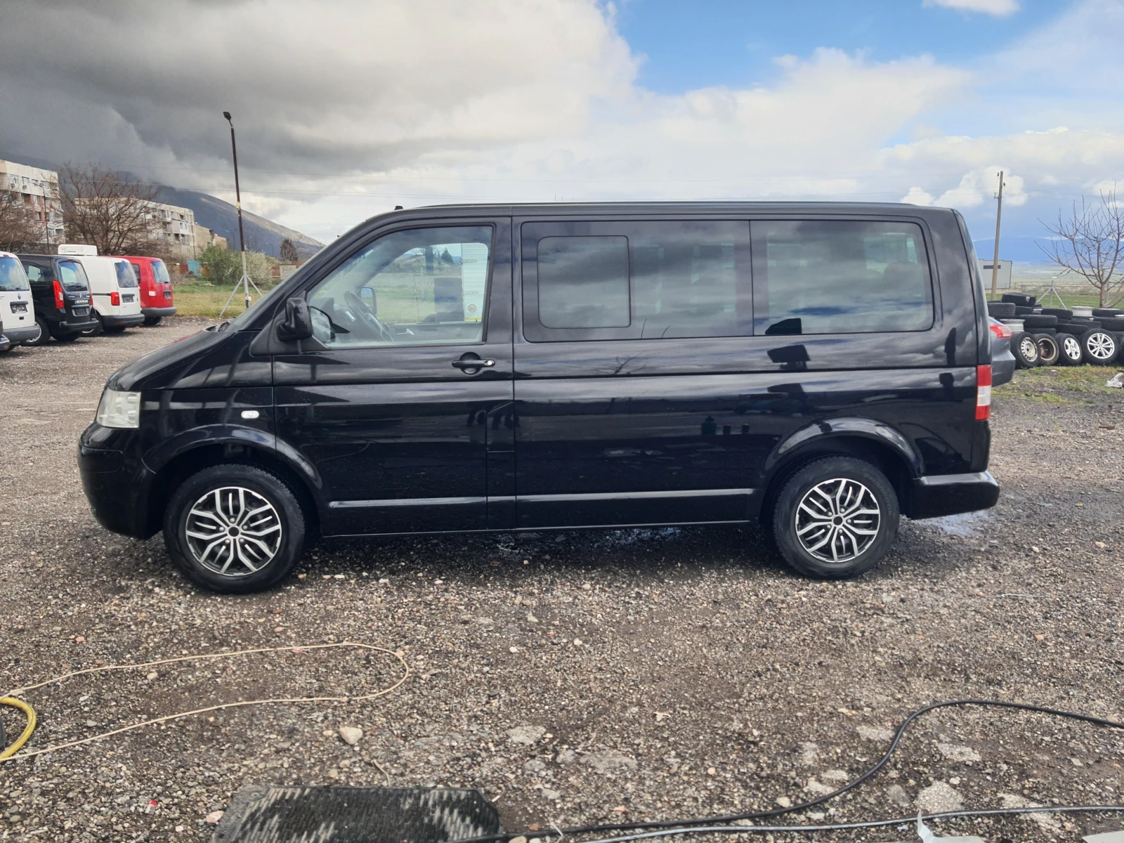 VW Multivan 1.9TDI-NAVI, снимка 7 - Автомобили и джипове - 54083051