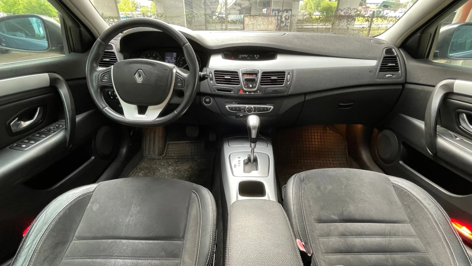 Renault Laguna 2, 0T АВТОМАТИК, снимка 9 - Автомобили и джипове - 54447786