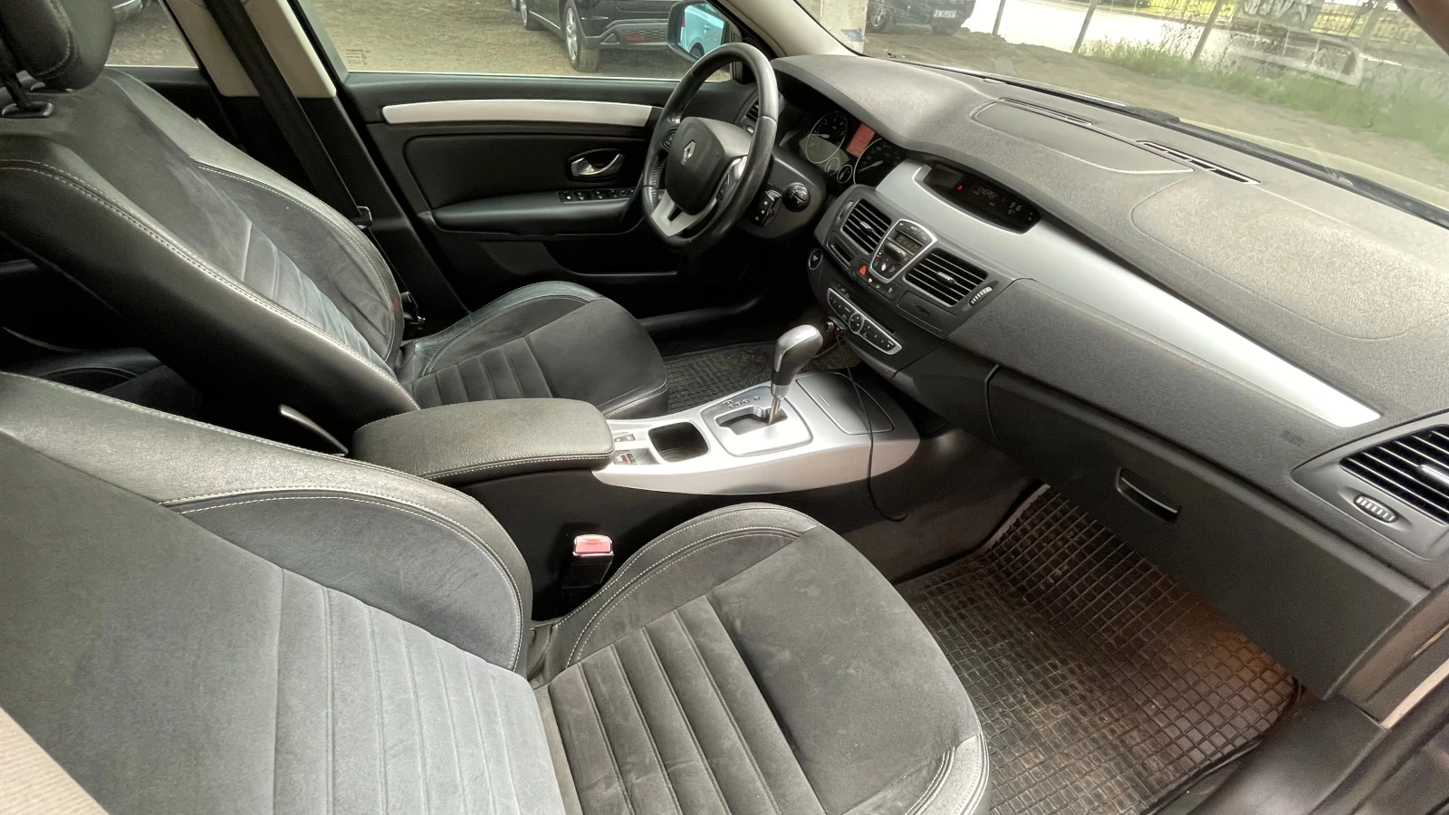 Renault Laguna 2, 0T АВТОМАТИК, снимка 13 - Автомобили и джипове - 54447786