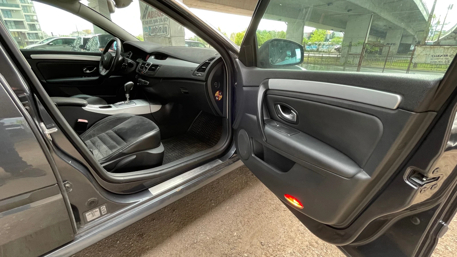 Renault Laguna 2, 0T АВТОМАТИК, снимка 15 - Автомобили и джипове - 54447786