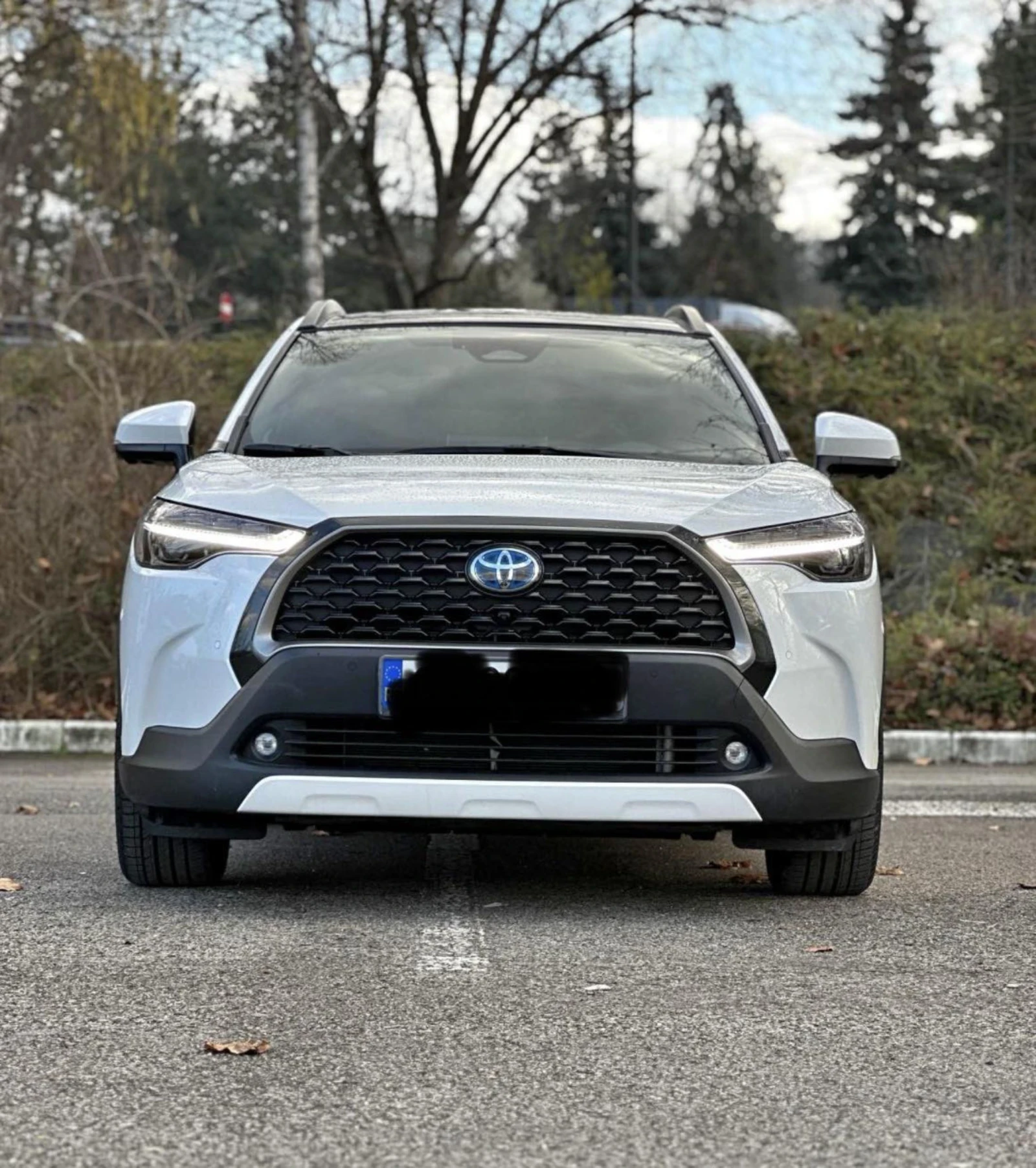 Toyota Corolla Cross 2.0 ХИБРИД 196 к.с. Гаранция