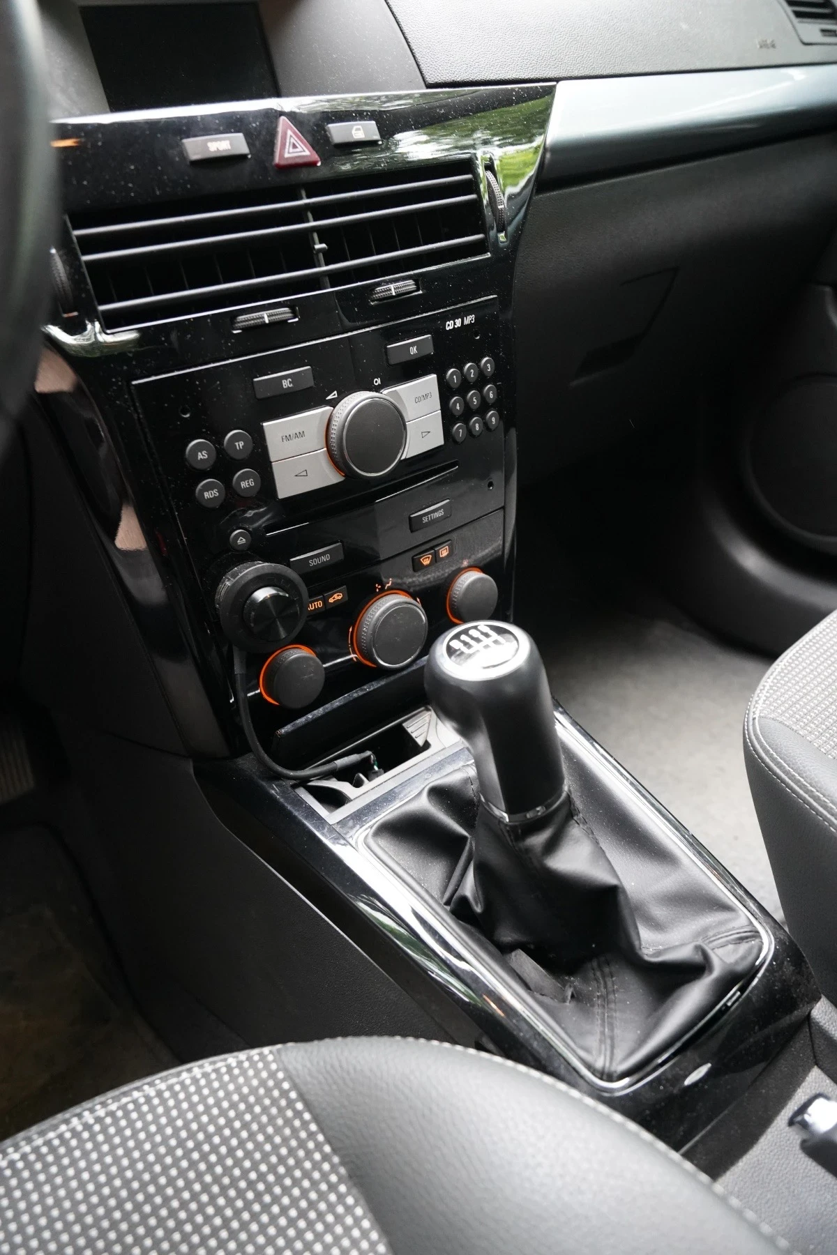 Opel Astra GTC 1.7CDTi 125 �.�. + SQ ������ | Mobile.bg � ����������� 8