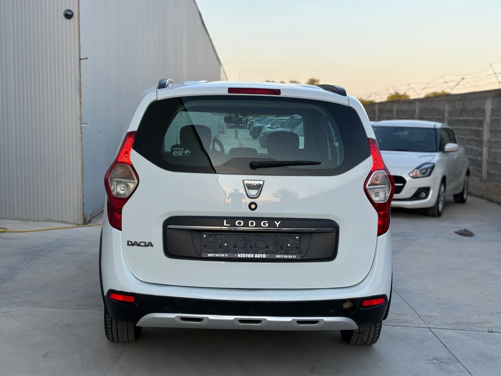 Dacia Lodgy 1.5 DCi Stepway 6+ 1 Navi Camera EURO6D, снимка 7 - Автомобили и джипове - 54715639