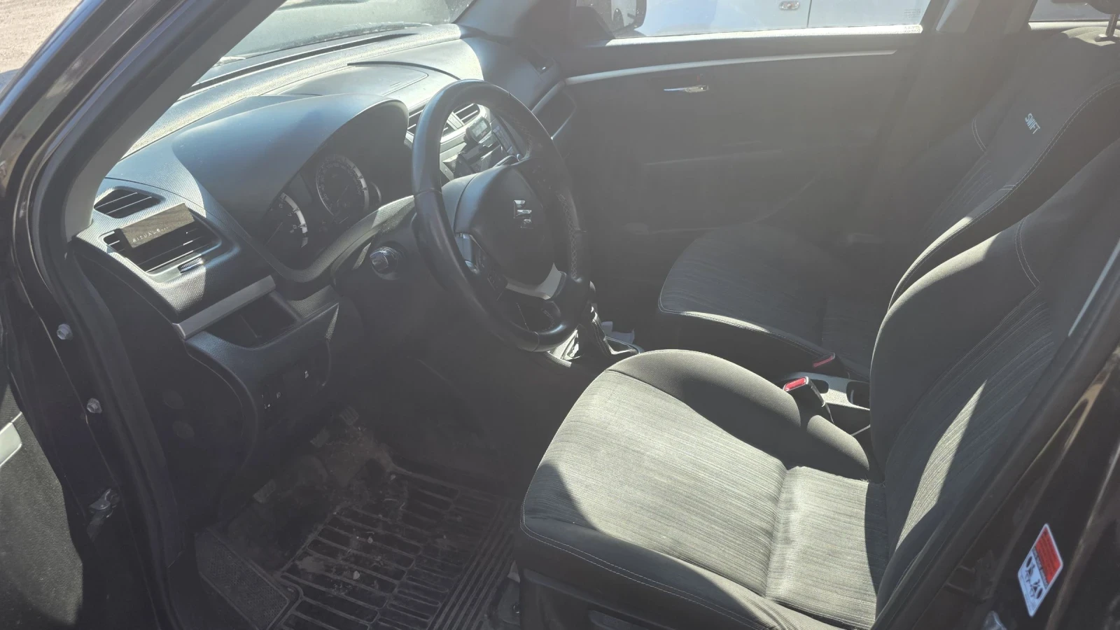 Suzuki Swift 1.3 EURO 5b 4X4 Климатроник, снимка 10 - Автомобили и джипове - 54995402