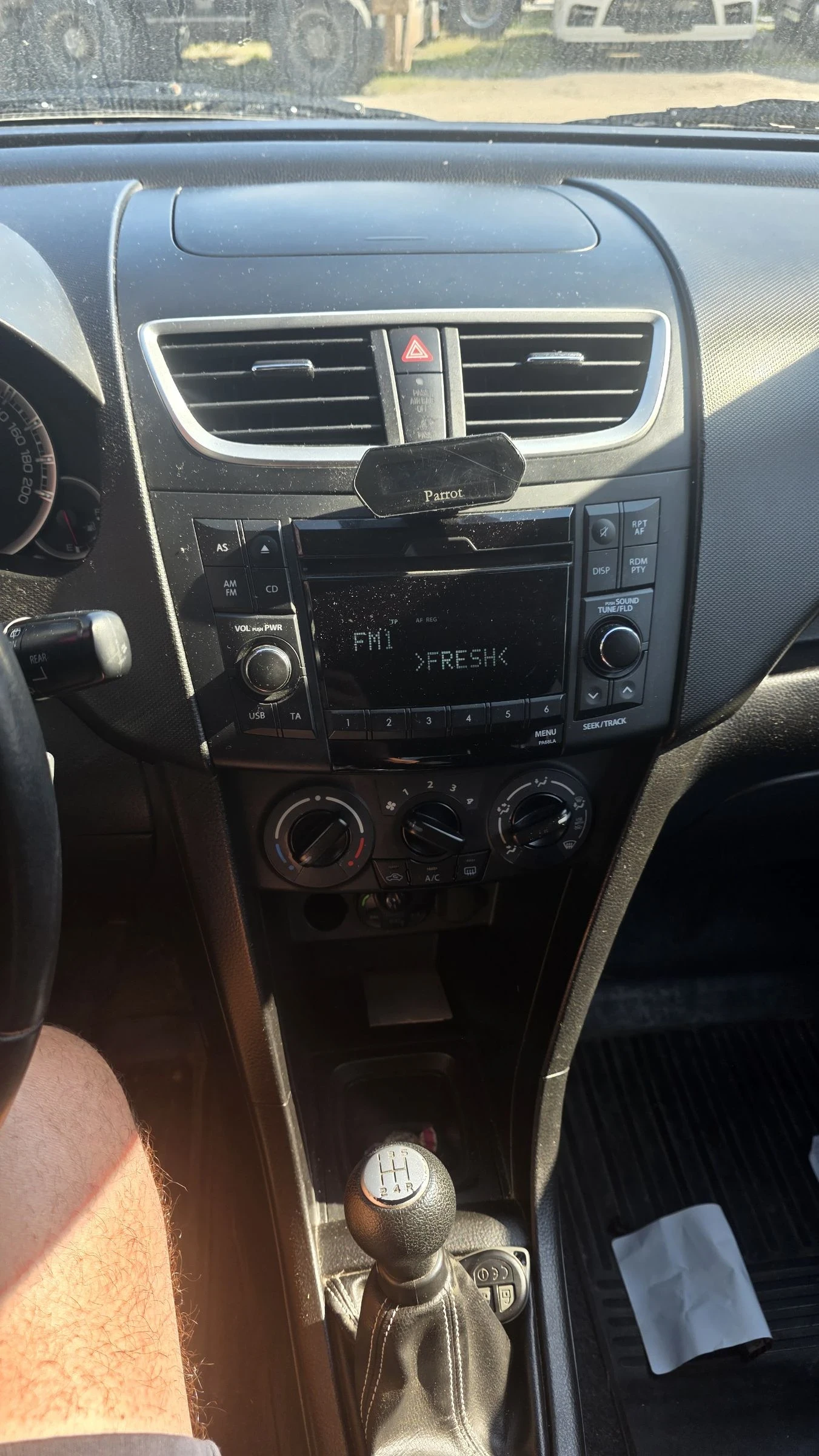 Suzuki Swift 1.3 EURO 5b 4X4 Климатроник, снимка 12 - Автомобили и джипове - 54995402