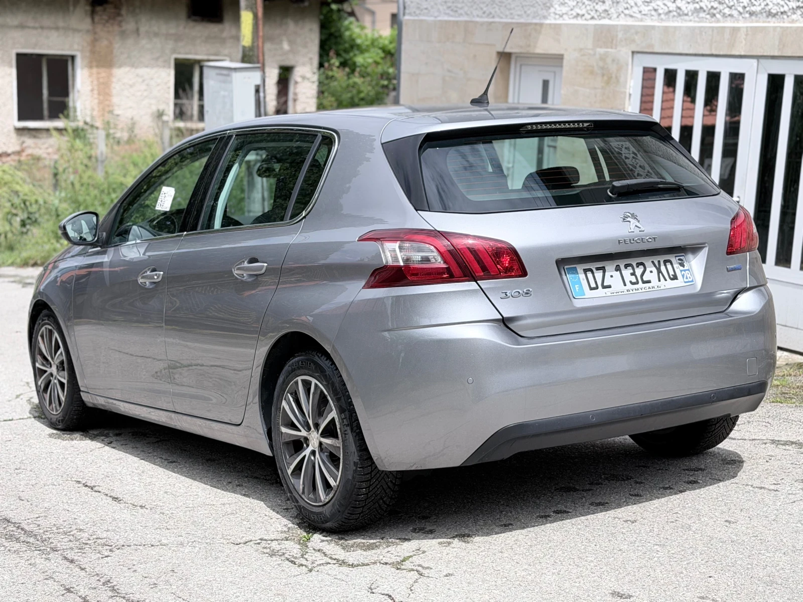 Peugeot 308 1.6BlueHDI / Euro6 / ЛИЗИНГ, снимка 7 - Автомобили и джипове - 55113610