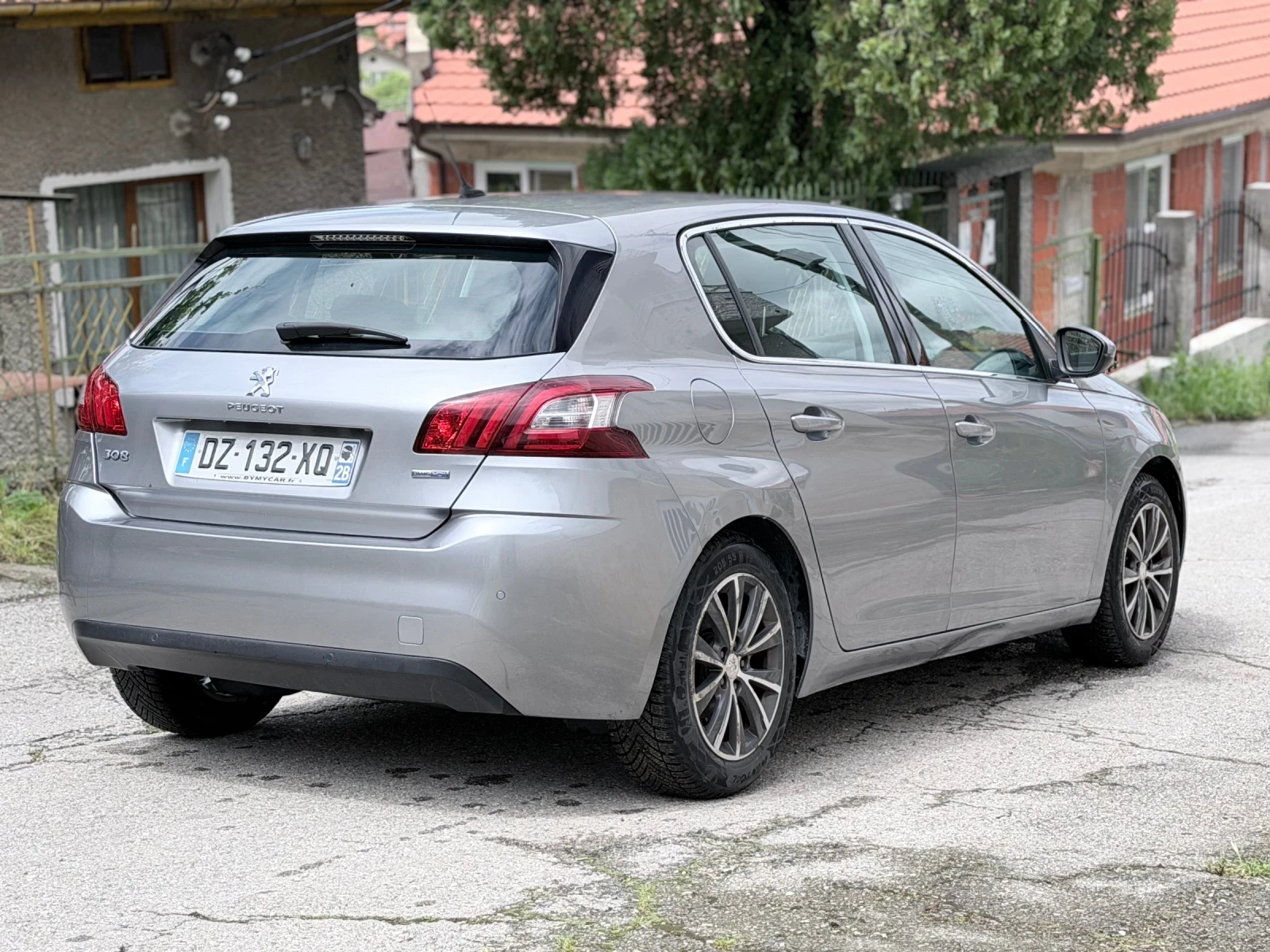 Peugeot 308 1.6BlueHDI / Euro6 / ЛИЗИНГ, снимка 5 - Автомобили и джипове - 55113610