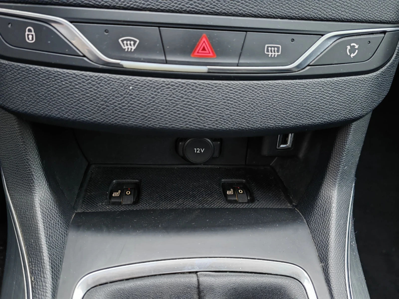 Peugeot 308 2.0Blue Hdi , 150 кс , автоматик , фул лед, снимка 11 - Автомобили и джипове - 55309586