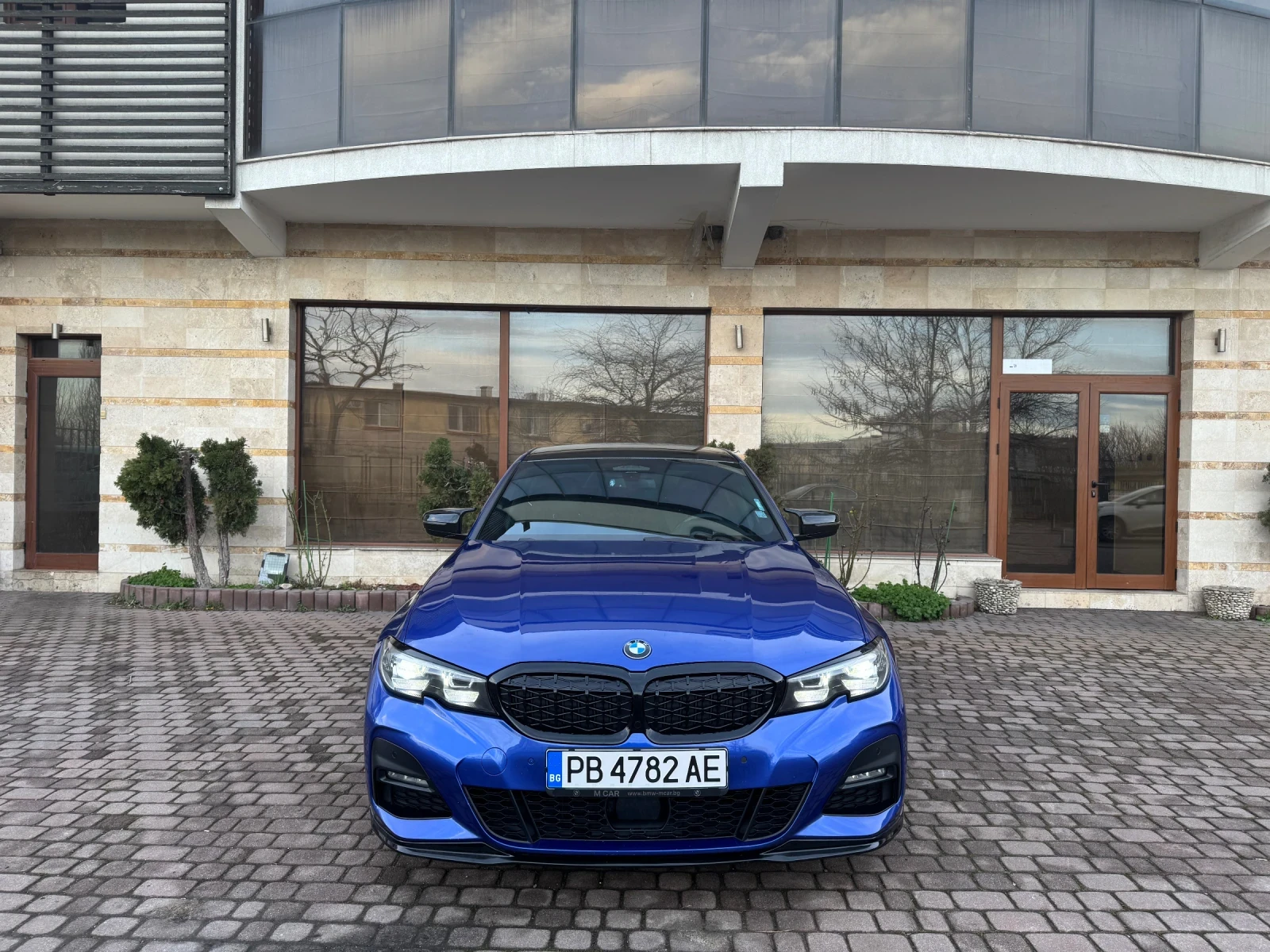 BMW 320 BMW 320 I * XDRIVE* M PACKET* ПЪЛНА СЕРВИЗНА ИСТОР, снимка 2 - Автомобили и джипове - 55610472
