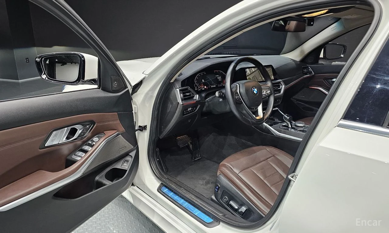 BMW 320 d M SPORT* ХЕДЪП* 360* HARMAN KARDON* ОБДУХВАНЕ* , снимка 6 - Автомобили и джипове - 55708070