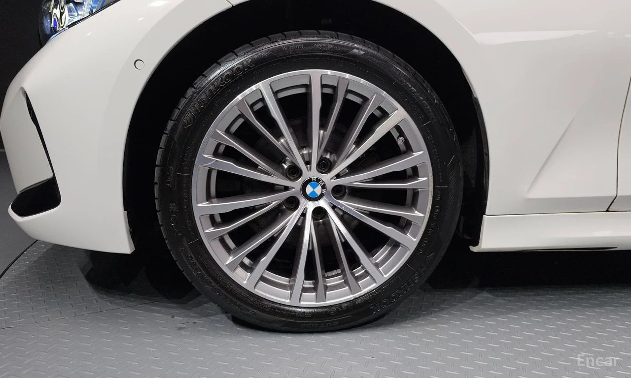 BMW 320 d M SPORT* ХЕДЪП* 360* HARMAN KARDON* ОБДУХВАНЕ* , снимка 5 - Автомобили и джипове - 55708070