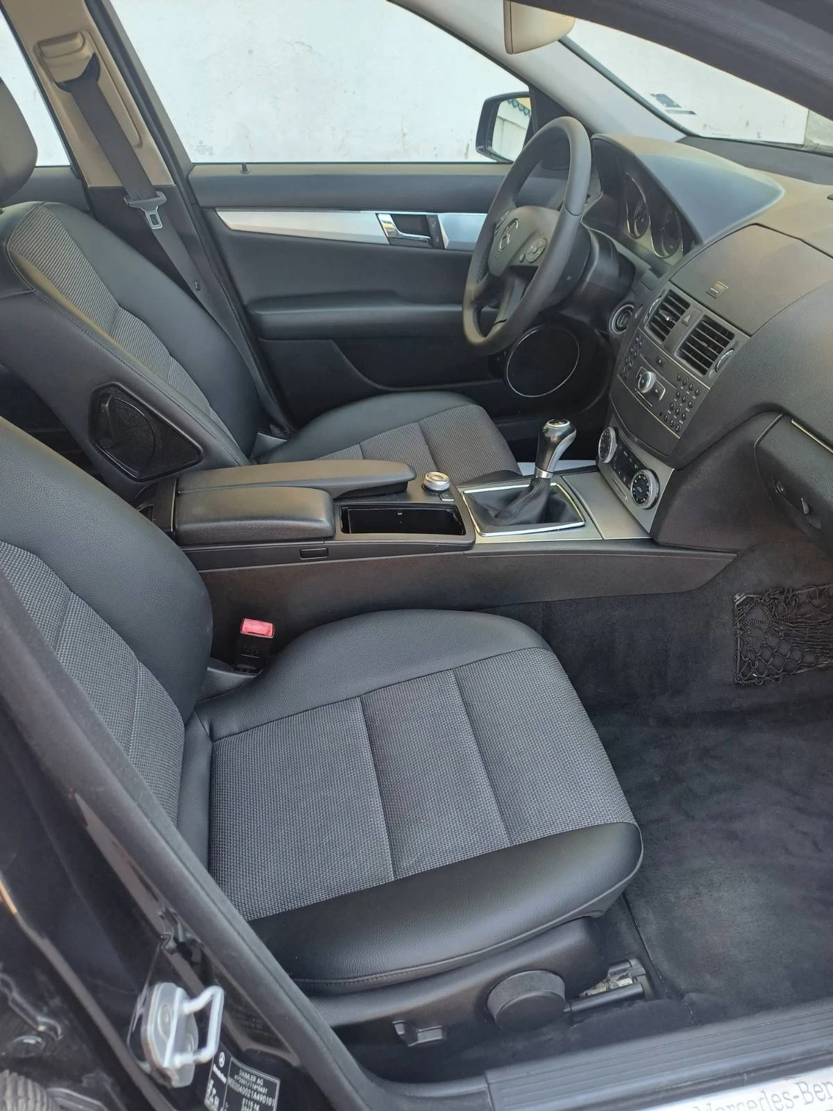 Mercedes-Benz C 220 2.2 cdi, снимка 4 - Автомобили и джипове - 55978059