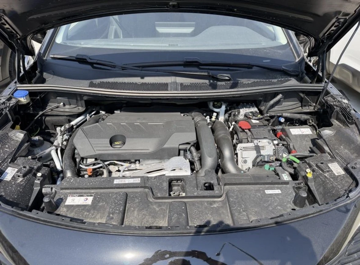 Peugeot 3008 1.6Plug-in Hybrid , снимка 17 - Автомобили и джипове - 56074585