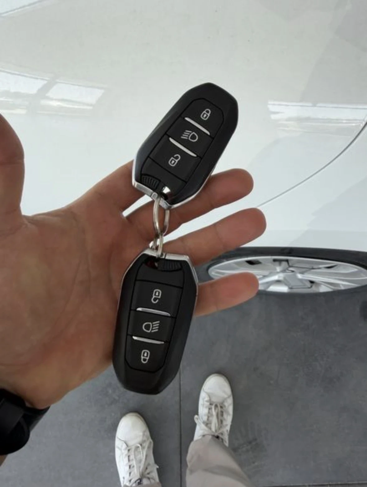 Peugeot 3008 1.6Plug-in Hybrid , снимка 13 - Автомобили и джипове - 56074585