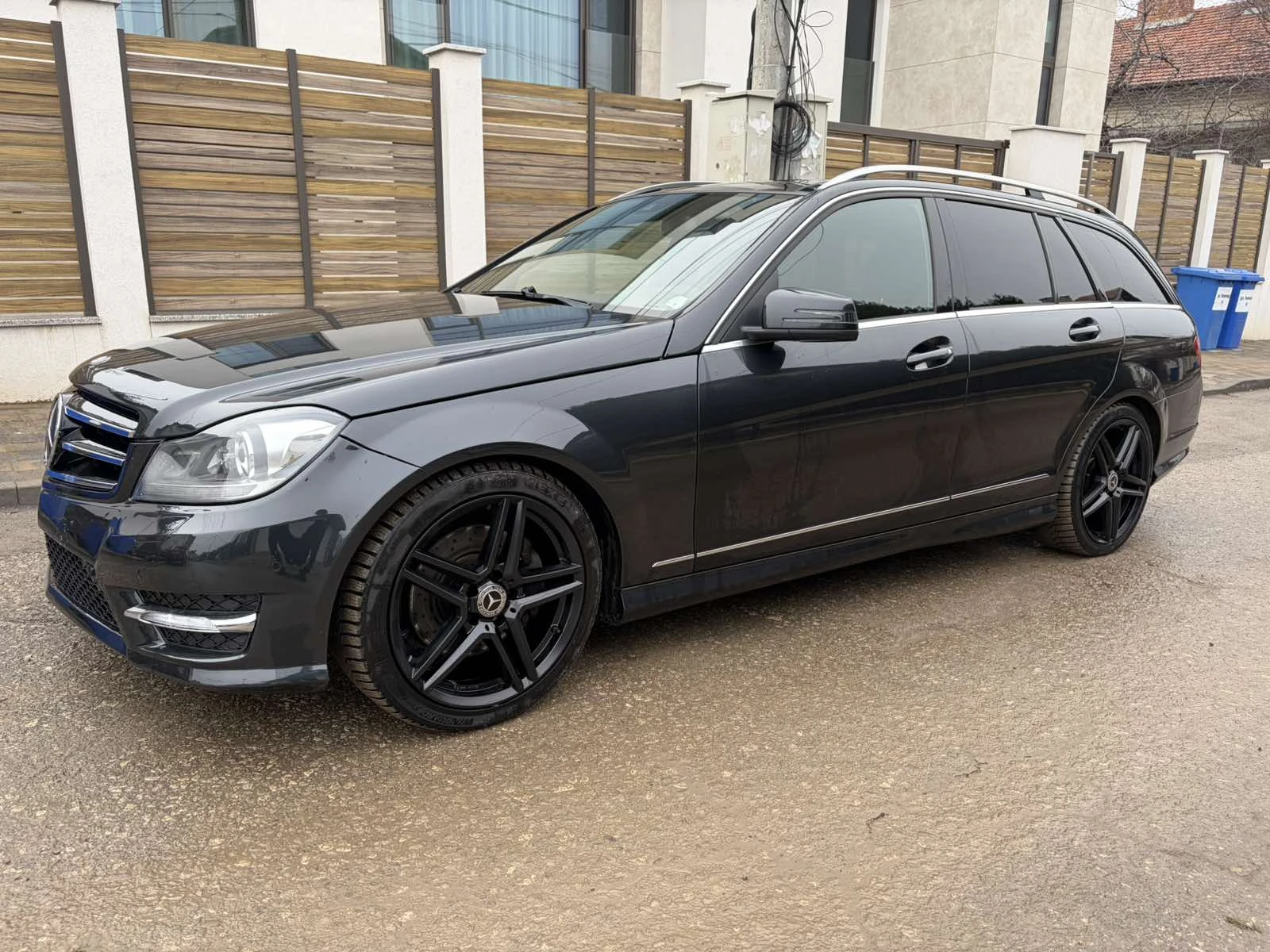 Mercedes-Benz C 300 ВСИЧКИ ЕКСТРИ + AMG, снимка 4 - Автомобили и джипове - 56088438