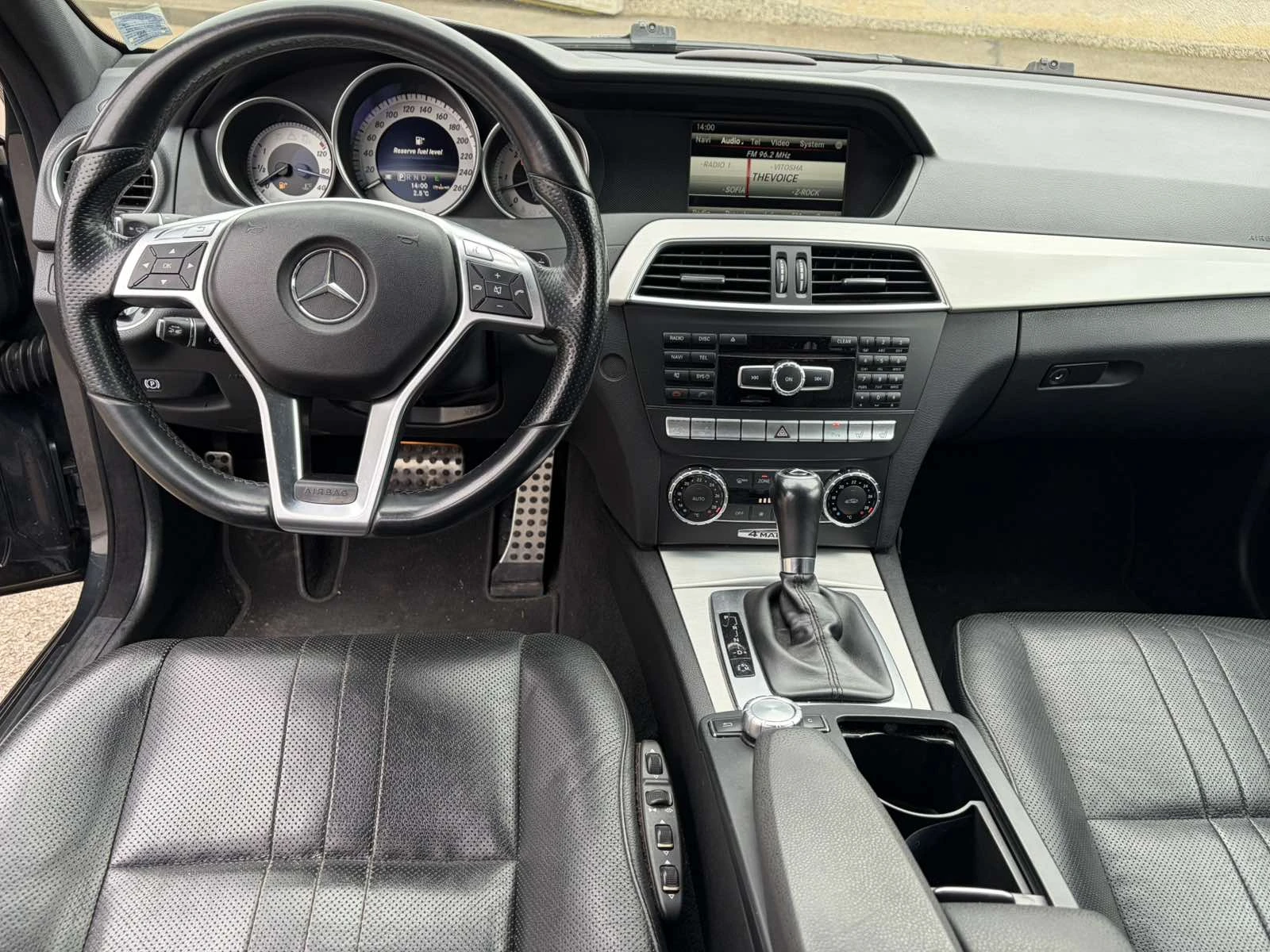 Mercedes-Benz C 300 ВСИЧКИ ЕКСТРИ + AMG, снимка 9 - Автомобили и джипове - 56088438