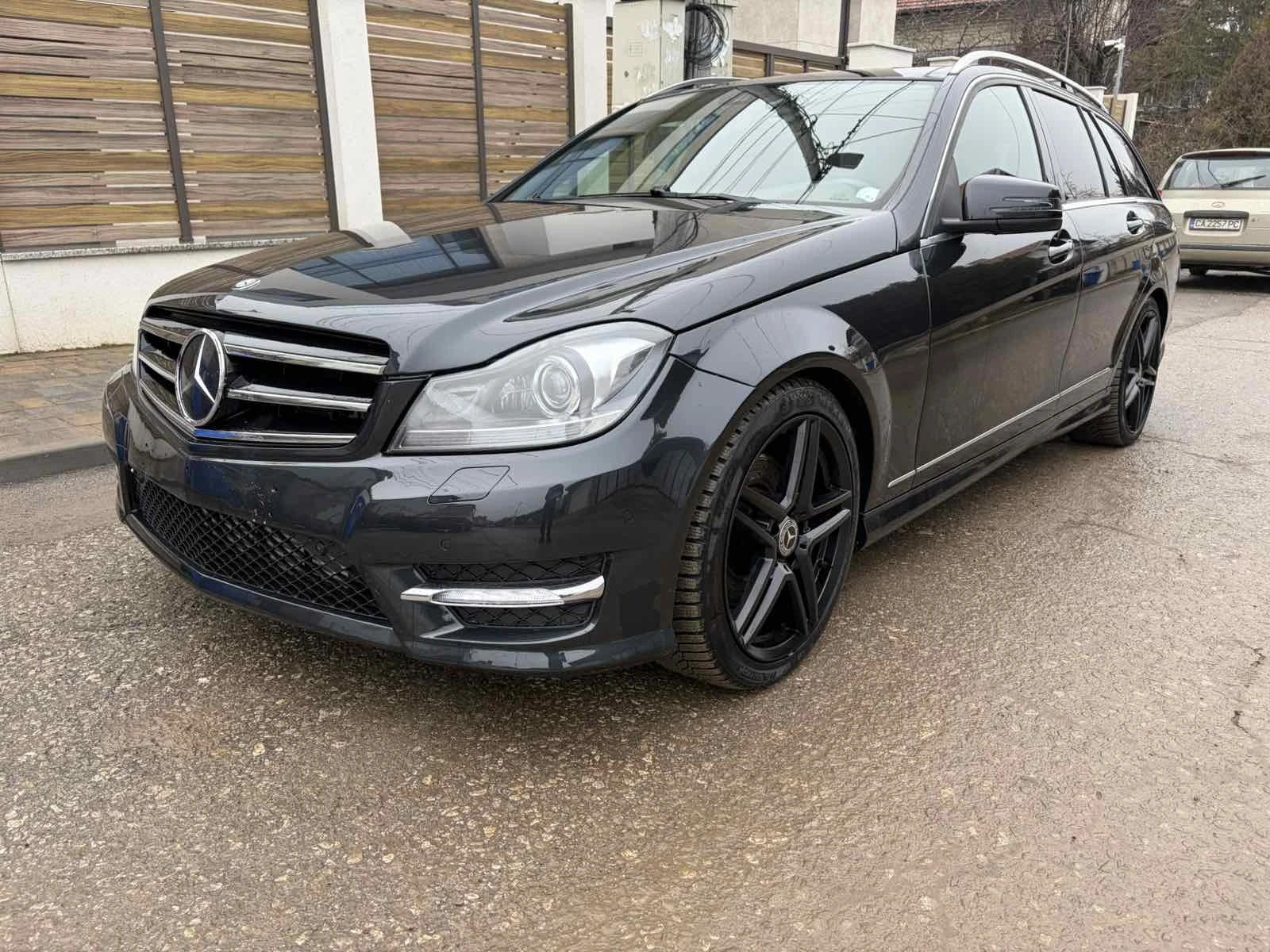 Mercedes-Benz C 300 ВСИЧКИ ЕКСТРИ + AMG