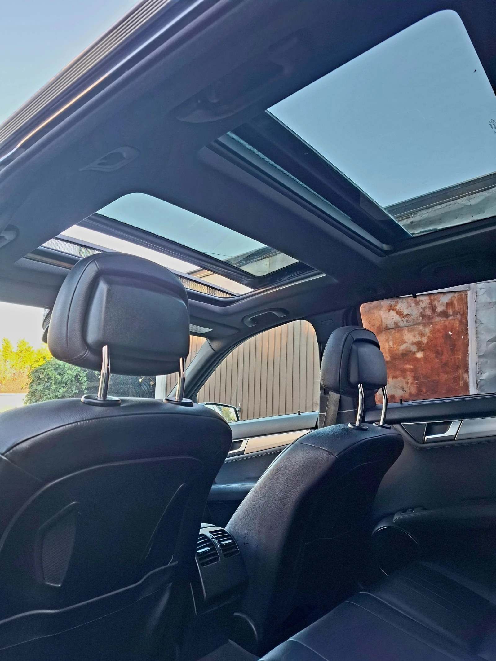 Mercedes-Benz C 300 ВСИЧКИ ЕКСТРИ + AMG, снимка 11 - Автомобили и джипове - 56088438