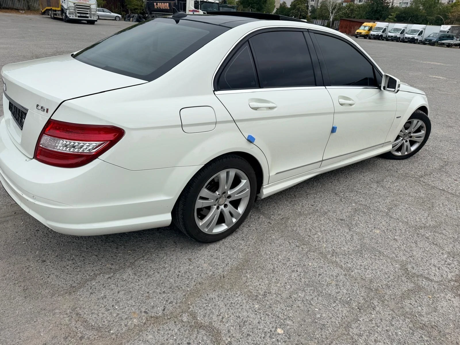 Mercedes-Benz C 200 CGI, снимка 3 - Автомобили и джипове - 56230516