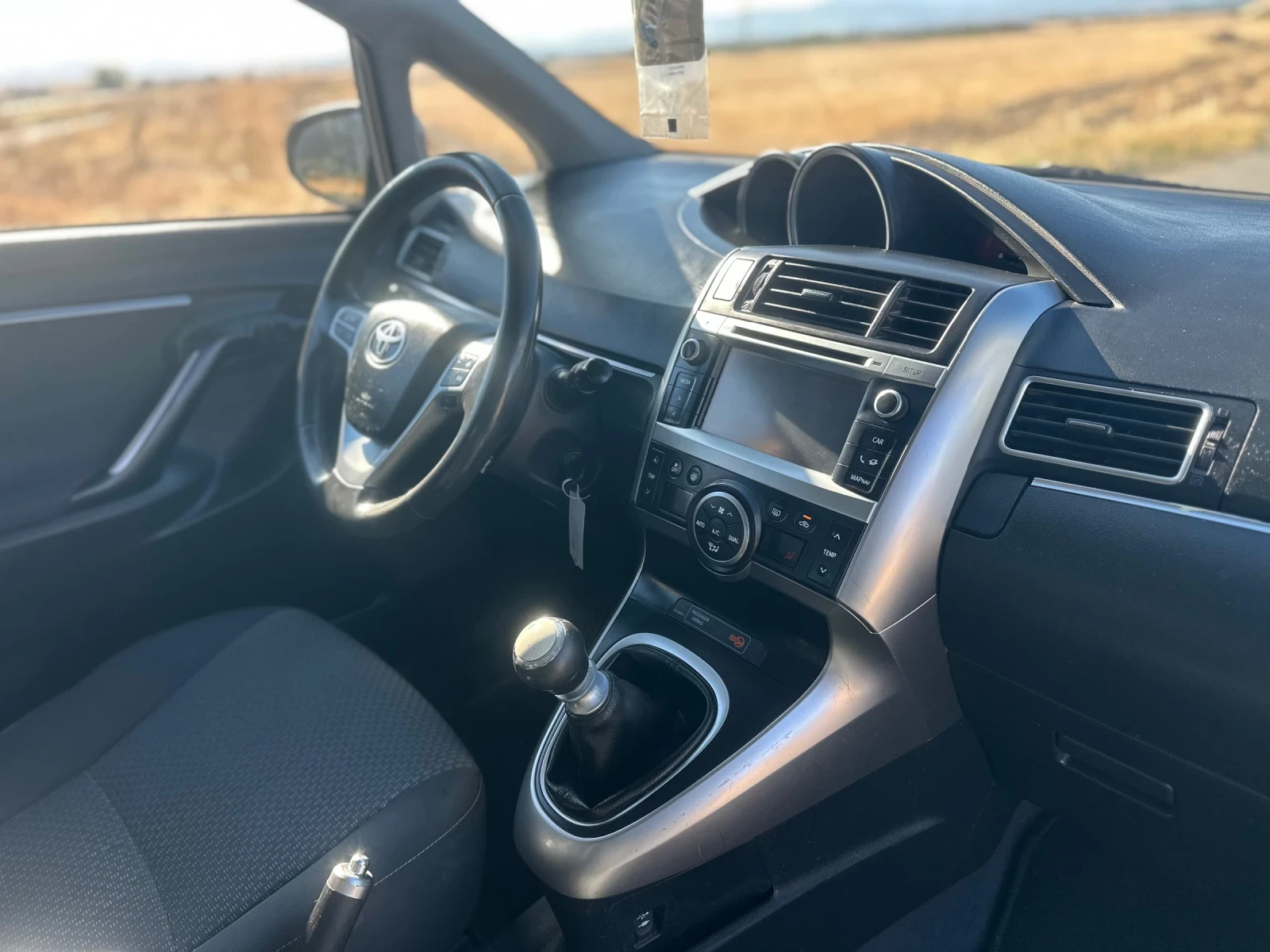 Toyota Verso 2.0D4D FACELIFT , снимка 10 - Автомобили и джипове - 56422309