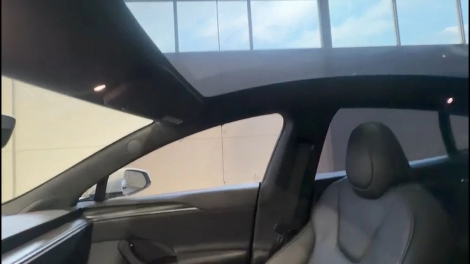 Tesla Model S PLAID 1020HP AWD, снимка 8 - Автомобили и джипове - 56498669