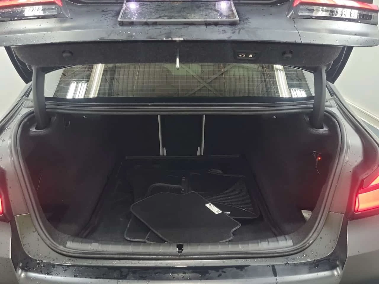 BMW M5 * Sedan Competition * CARFAX * ���� �� �� | Mobile.bg � ����������� 12