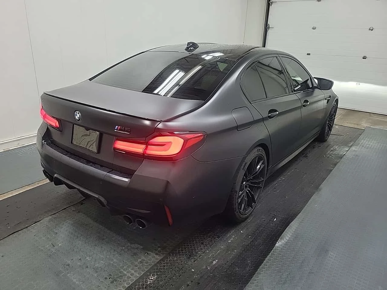 BMW M5 * Sedan Competition * CARFAX * ���� �� �� | Mobile.bg � ����������� 2