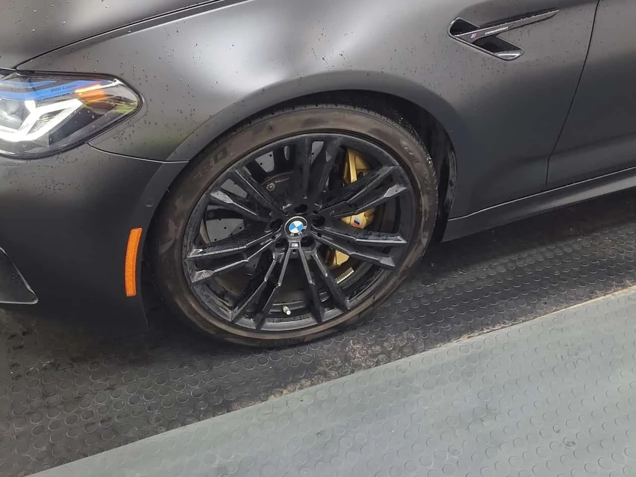 BMW M5 * Sedan Competition * CARFAX * ���� �� �� | Mobile.bg � ����������� 3
