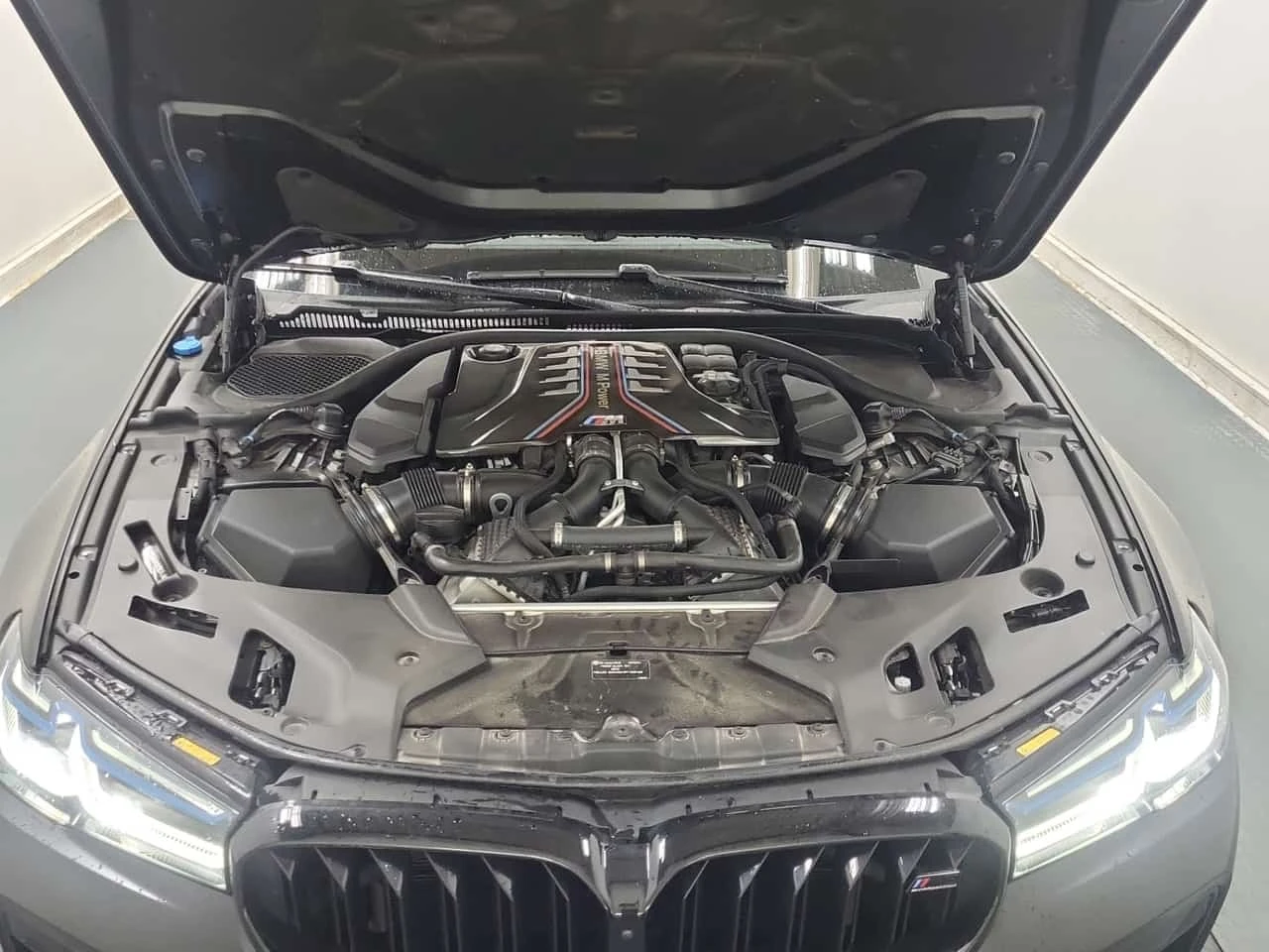 BMW M5 * Sedan Competition * CARFAX * ���� �� �� | Mobile.bg � ����������� 9