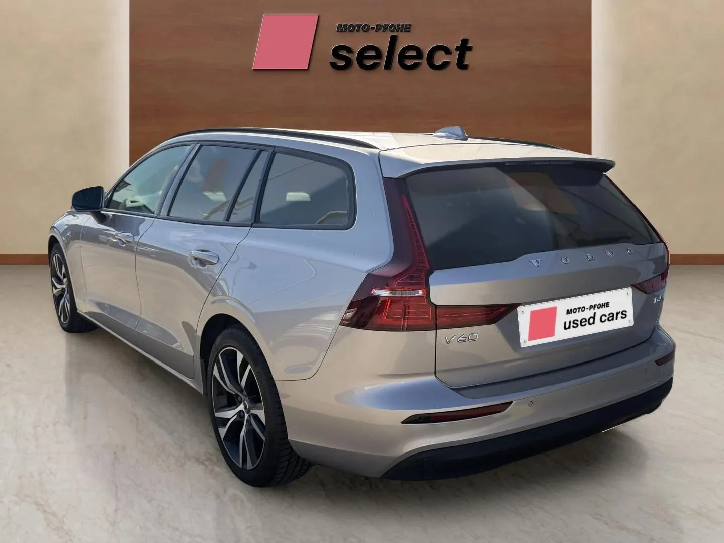 Volvo V60 2.0 B4, снимка 7 - Автомобили и джипове - 56639681